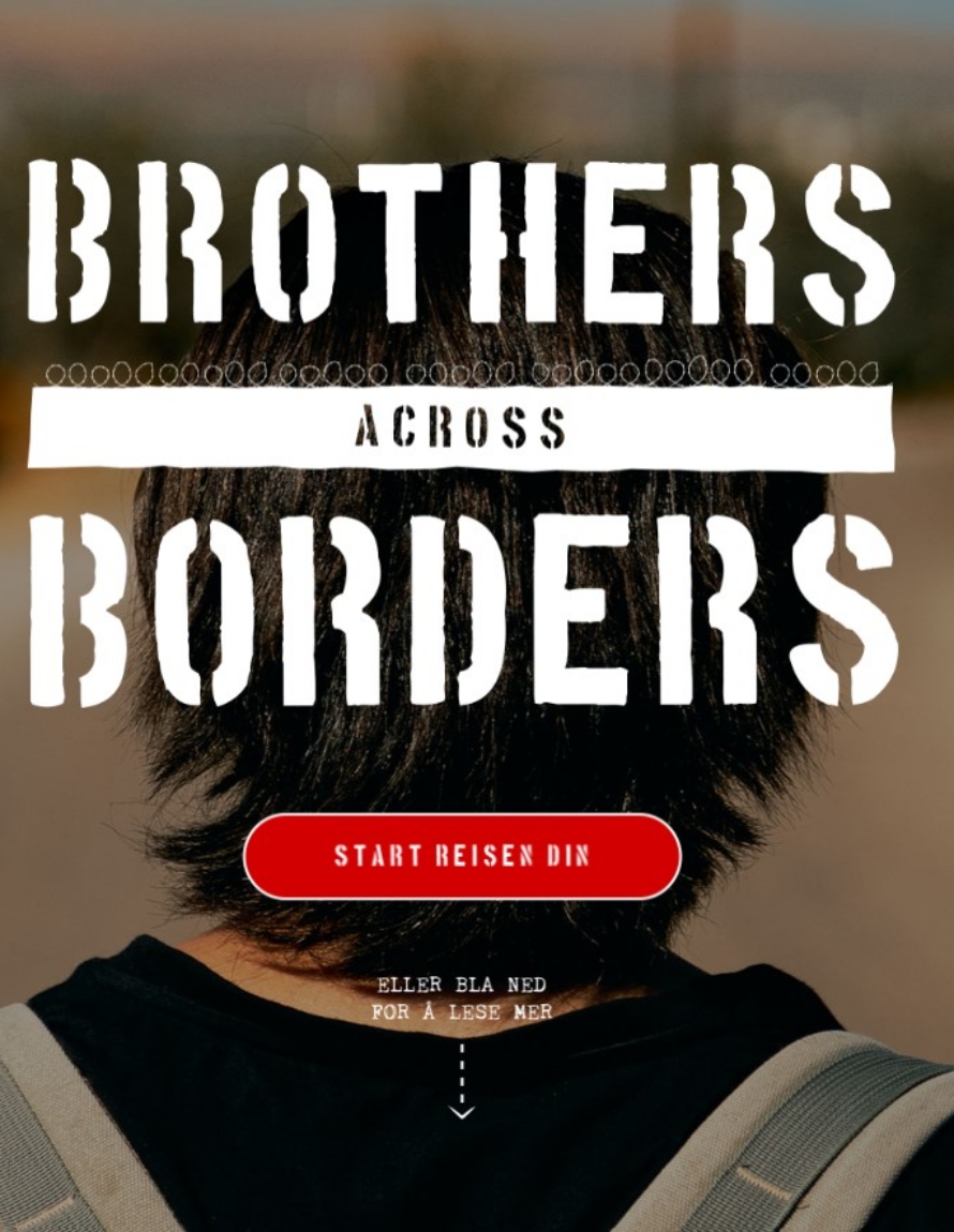 Tittelen "Brothers across borders" og en rød knapp for å starte filmen. I bakgrunnen sees bakhodet til en mann som kikker ned en lang grusvei.
